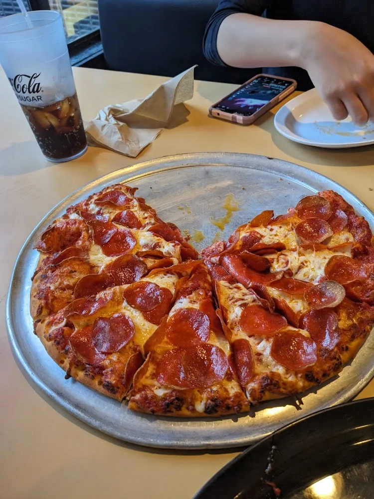 Medium Pepperoni Pizza